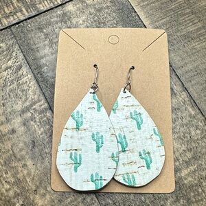 5/ $10 Cactus Print Teardrop Earrings‎